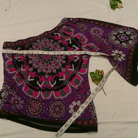 Sexy Cach'e ladies open shoulder top - Picture 4 of 8